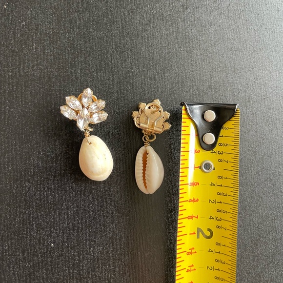 Shell earrings - Picture 3 of 3